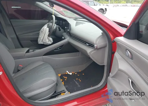 2021 Hyundai Elantra Sel z USA, uszkodzony, nr VIN 5NPLS4AG7MH005229